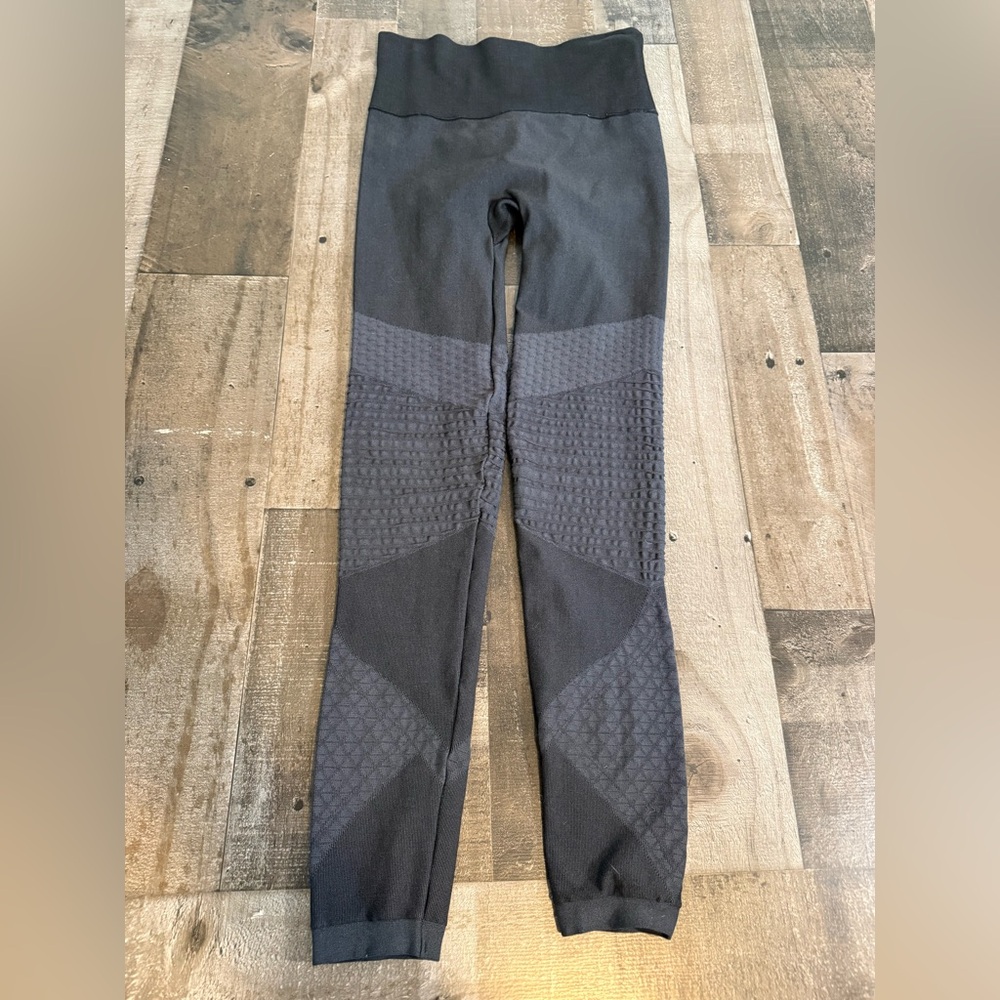 Spanx Black Seamless Textured Compression Leggings High‎ Waisted Gym Yoga